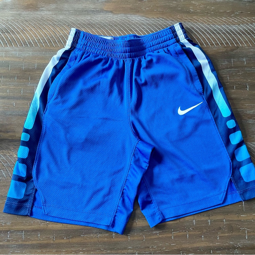 Nike Boys Shorts Youth Large
